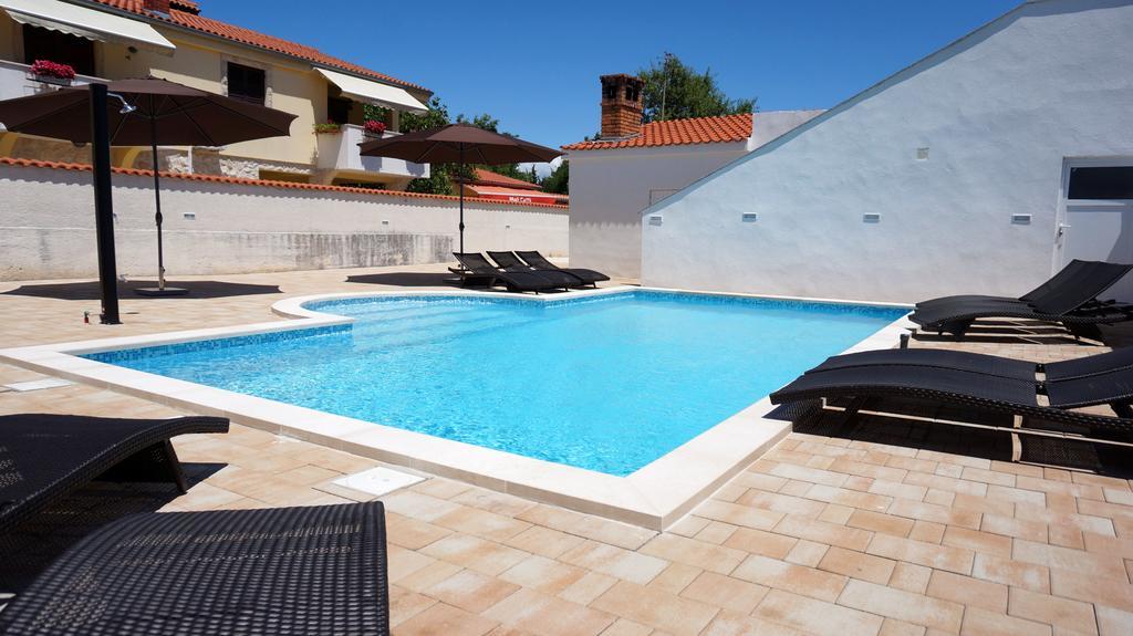 Apartments Roberta Kožino Εξωτερικό φωτογραφία